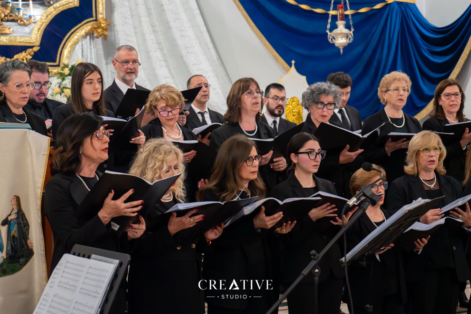Il Coro Polimniae Voces durante un concerto